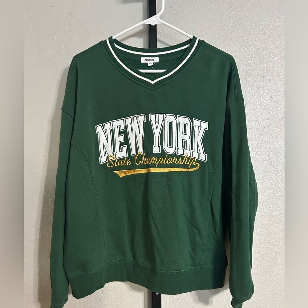 Garage Green V-Neckβ'New York' Graphic Sweatshirt Size S/P